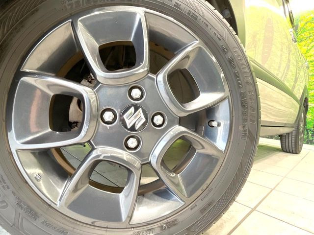 �y����16�C���`�A���~�z�C�[���z�O�ςɃ}�b�`���������A���~�z�C�[���𑕒����Ă���܂��B�e��ЊO�A���~�z�C�[����A�X�^�b�h���X�^�C�����戵�����Ă���܂��B���񂲑��k����������
