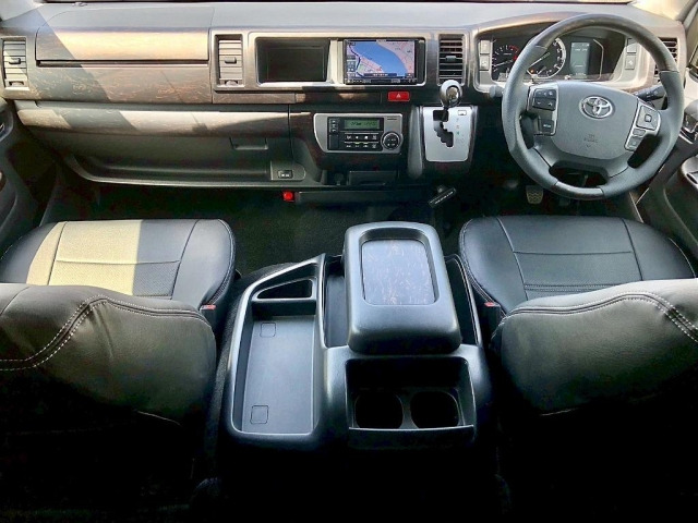 ハイエース2.7 グランドキャビン 4WD