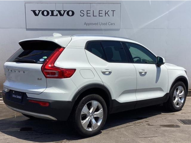 XC40B4 モメンタム
