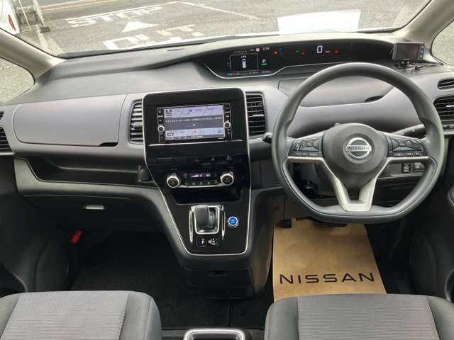 セレナ1.2 e-POWER XV