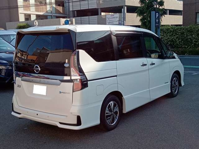 セレナ1.2 e-POWER ハイウェイスターV