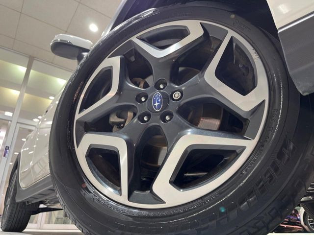 �y����18�C���`�A���~�z�C�[���z�O�ςɃ}�b�`���������A���~�z�C�[���𑕒����Ă���܂��B�e��ЊO�A���~�z�C�[����A�X�^�b�h���X�^�C�����戵�����Ă���܂��B���񂲑��k����������