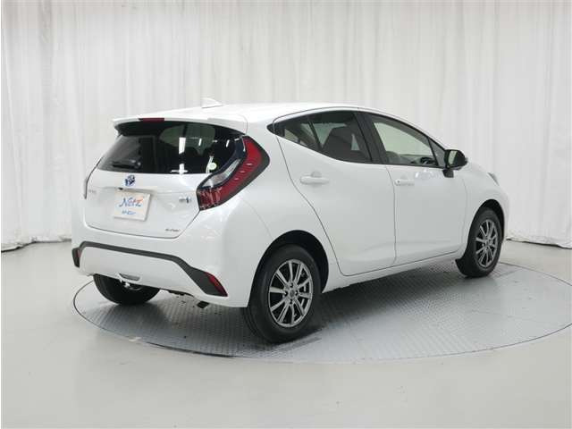 アクア1.5 G E-Four 4WD