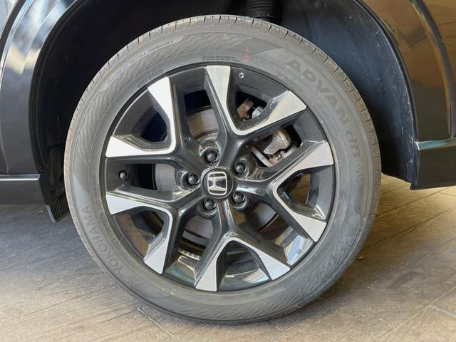 �y����18�C���`�A���~�z�C�[���z�O�ςɃ}�b�`���������A���~�z�C�[���𑕒����Ă���܂��B�e��ЊO�A���~�z�C�[����A�X�^�b�h���X�^�C�����戵�����Ă���܂��B���񂲑��k����������