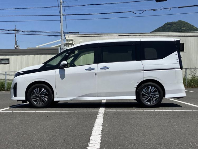 セレナ1.4 e-POWER ハイウェイスターV