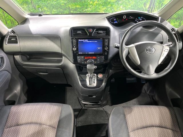 セレナ2.0 ハイウェイスター Vセレクション+Safety S-HYBRID