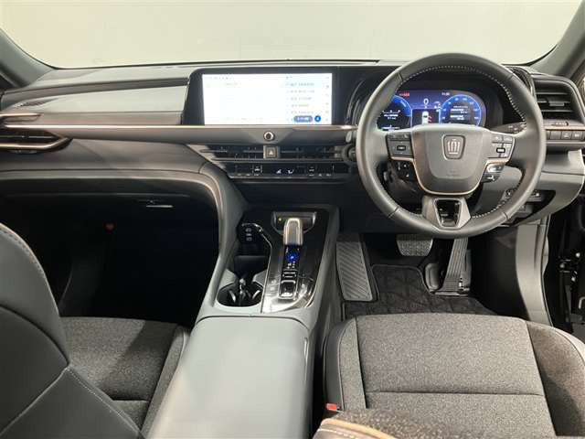 クラウンクロスオーバー2.5 G E-Four 4WD