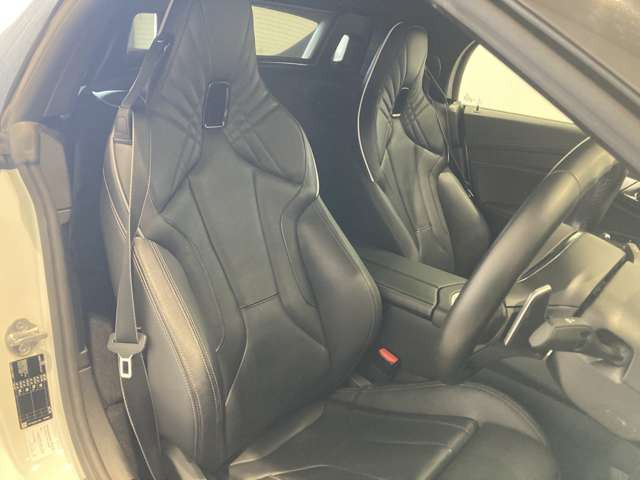 Z4M40i