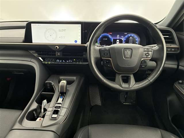 クラウンクロスオーバー2.5 G アドバンスト レザー パッケージ E-Four 4WD