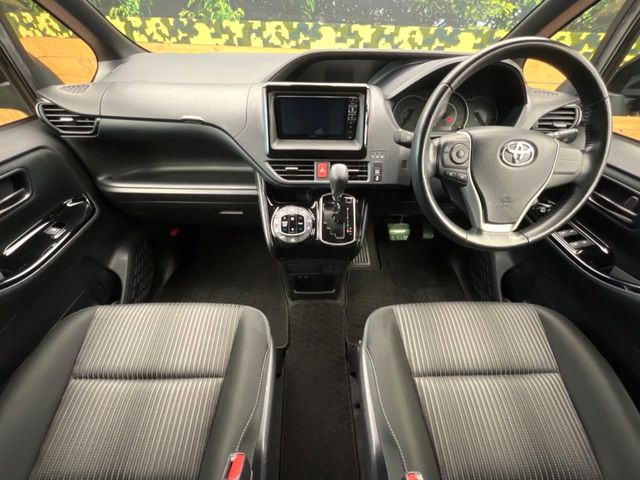 ヴォクシー2.0 ZS