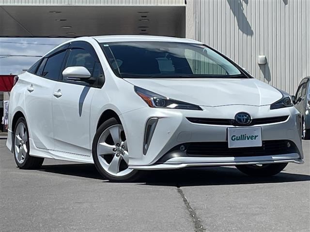 プリウス1.8 S セーフティ プラスII E-Four 4WD