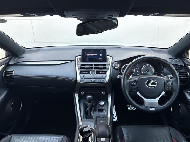 NX200t Fスポーツ