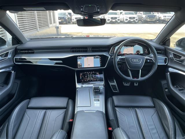 A7スポーツバックブラックスタイル プラス ディーゼル 4WD