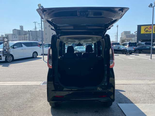彦根インターからお車で3分とアクセス便利!近くには有名観光地の彦根城もありますので、観光と合わせてのご来店も良いですね♪活気溢れる自慢のスタッフがお客様のご来店をお待ちしております!