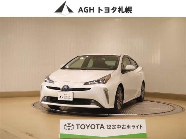 プリウス1.8 S セーフティ プラスII E-Four 4WD