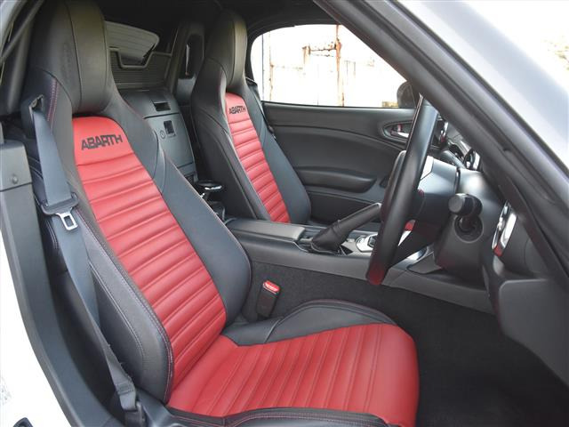 アバルト124スパイダー1.4