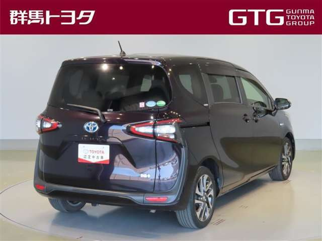 シエンタハイブリッド 1.5 G クエロ