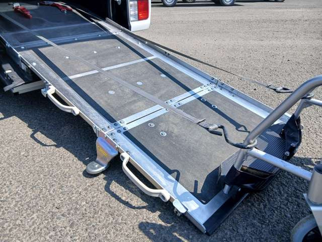 NV100クリッパーリオチェアキャブ ハイルーフ 4WD