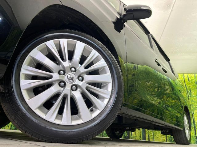 �y����18�C���`�A���~�z�C�[���z�O�ςɃ}�b�`���������A���~�z�C�[���𑕒����Ă���܂��B�e��ЊO�A���~�z�C�[����A�X�^�b�h���X�^�C�����戵�����Ă���܂��B���񂲑��k����������