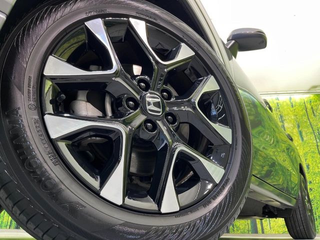 �y����18�C���`�A���~�z�C�[���z�O�ςɃ}�b�`���������A���~�z�C�[���𑕒����Ă���܂��B�e��ЊO�A���~�z�C�[����A�X�^�b�h���X�^�C�����戵�����Ă���܂��B���񂲑��k����������