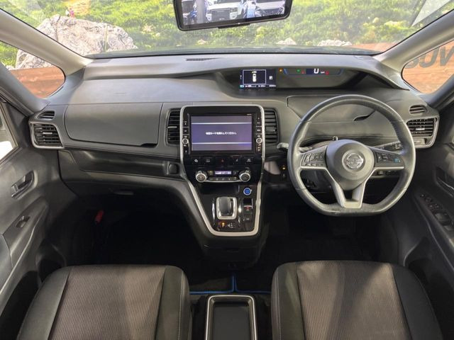 セレナ1.2 e-POWER ハイウェイスターV