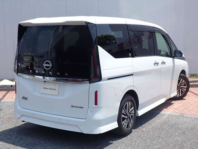 セレナ1.4 e-POWER ハイウェイスターV