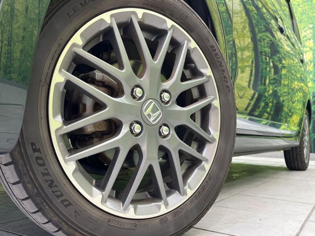 �y����15�C���`�A���~�z�C�[���z�O�ςɃ}�b�`���������A���~�z�C�[���𑕒����Ă���܂��B�e��ЊO�A���~�z�C�[����A�X�^�b�h���X�^�C�����戵�����Ă���܂��B���񂲑��k����������
