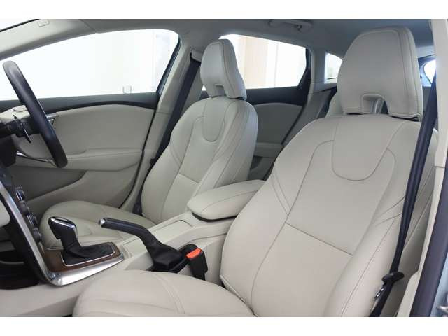 V40D4 インスクリプション ディーゼル