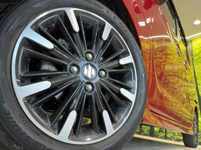 �y����15�C���`�A���~�z�C�[���z�O�ςɃ}�b�`���������A���~�z�C�[���𑕒����Ă���܂��B�e��ЊO�A���~�z�C�[����A�X�^�b�h���X�^�C�����戵�����Ă���܂��B���񂲑��k����������