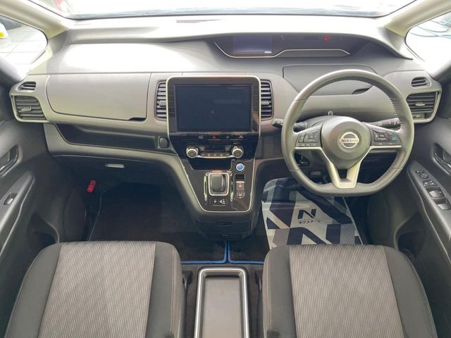 セレナ1.2 e-POWER ハイウェイスターV