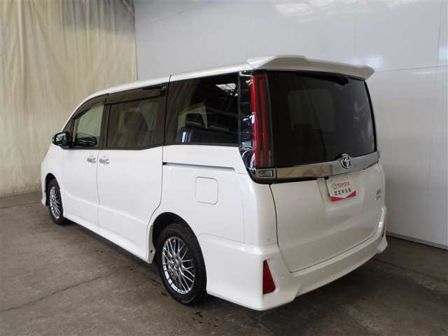ノア1.8 ハイブリッド Si W×B II