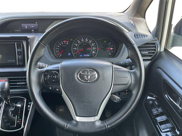 ヴォクシー2.0 ZS 煌III 4WD