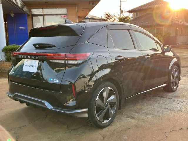 ノートオーラ1.2 G FOUR レザーエディション 4WD