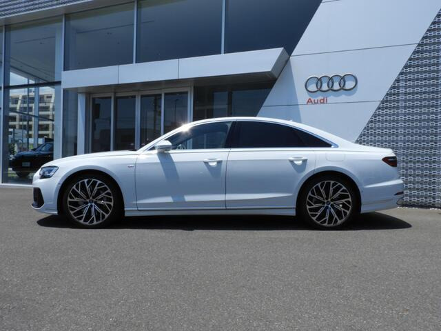 A860 TFSI e クワトロ 4WD