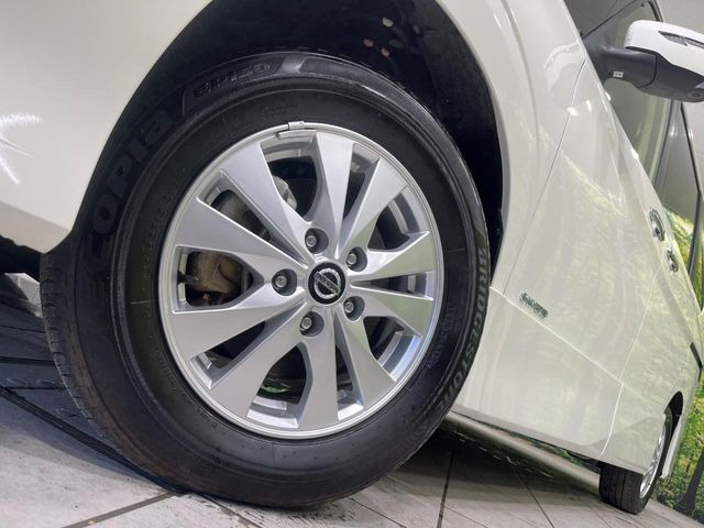 �y����15�C���`�A���~�z�C�[���z�O�ςɃ}�b�`���������A���~�z�C�[���𑕒����Ă���܂��B�e��ЊO�A���~�z�C�[����A�X�^�b�h���X�^�C�����戵�����Ă���܂��B���񂲑��k����������