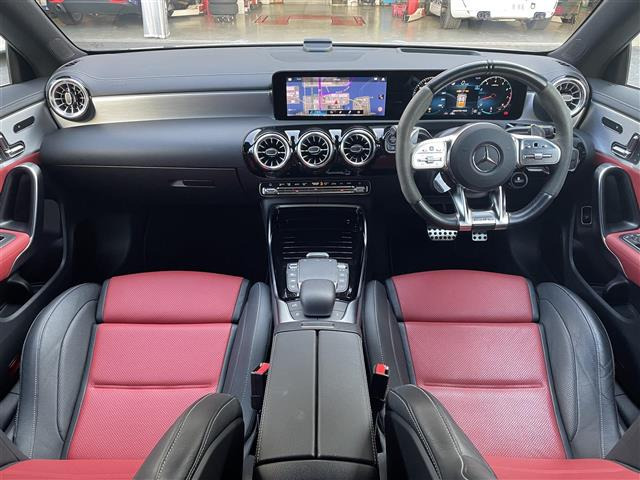 CLAシューティングブレークAMG CLA 35 4マチック 4WD