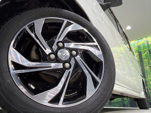 �y����15�C���`�A���~�z�C�[���z�O�ςɃ}�b�`���������A���~�z�C�[���𑕒����Ă���܂��B�e��ЊO�A���~�z�C�[����A�X�^�b�h���X�^�C�����戵�����Ă���܂��B���񂲑��k����������
