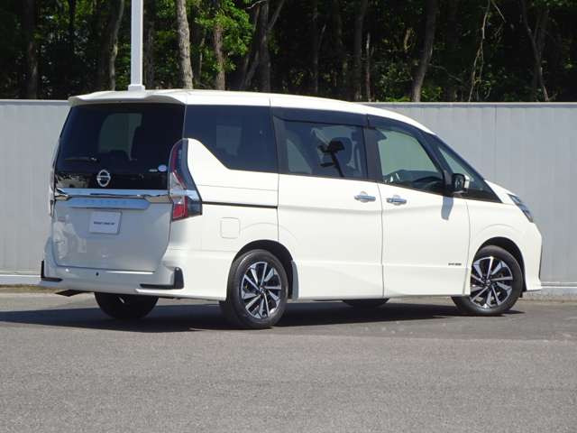 セレナ2.0 ハイウェイスターV