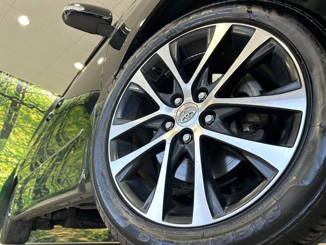 �y����18�C���`�A���~�z�C�[���z�O�ςɃ}�b�`���������A���~�z�C�[���𑕒����Ă���܂��B�e��ЊO�A���~�z�C�[����A�X�^�b�h���X�^�C�����戵�����Ă���܂��B���񂲑��k����������