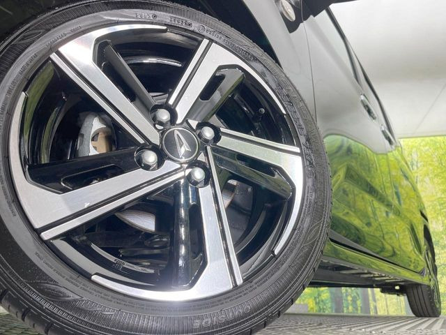 �y�����A���~�z�C�[���z�O�ςɃ}�b�`���������A���~�z�C�[���𑕒����Ă���܂��B�e��ЊO�A���~�z�C�[����A�X�^�b�h���X�^�C�����戵�����Ă���܂��B���񂲑��k����������