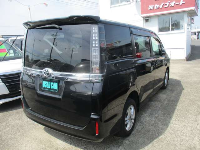 ヴォクシー2.0 X 4WD