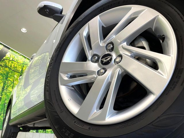 �y����16�C���`�A���~�z�C�[���z�O�ςɃ}�b�`���������A���~�z�C�[���𑕒����Ă���܂��B�e��ЊO�A���~�z�C�[����A�X�^�b�h���X�^�C�����戵�����Ă���܂��B���񂲑��k����������
