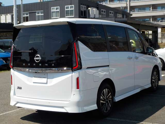セレナ2.0 ハイウェイスターV