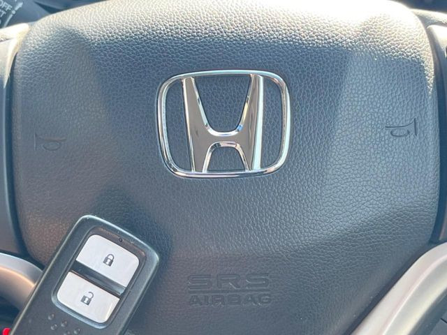 �yHonda�X�}�[�g�L�[�z�J�o����|�P�b�g�ɓ��ꂽ�܂܂ł��h�A�̎{���E�������\�ȃX�}�[�g�L�[�𑕔��B�G���W���̃I���E�I�t�����J�M�����o���K�v����������Ƃ��Ă��֗��ł���