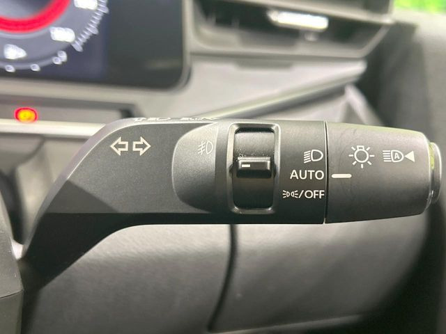 【ハイビームアシスト】夜間の安全走行に役立つ便利な機能!先行車や対向車を検知し、ハイビームとロービームを切り替えてくれます♪