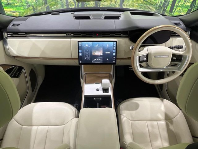 レンジローバーSV 3.0L P550e スタンダードホイールベース 4WD