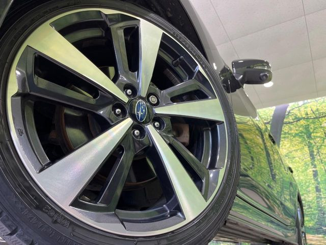 �y����18�C���`�A���~�z�C�[���z�O�ςɃ}�b�`���������A���~�z�C�[���𑕒����Ă���܂��B�e��ЊO�A���~�z�C�[����A�X�^�b�h���X�^�C�����戵�����Ă���܂��B���񂲑��k����������
