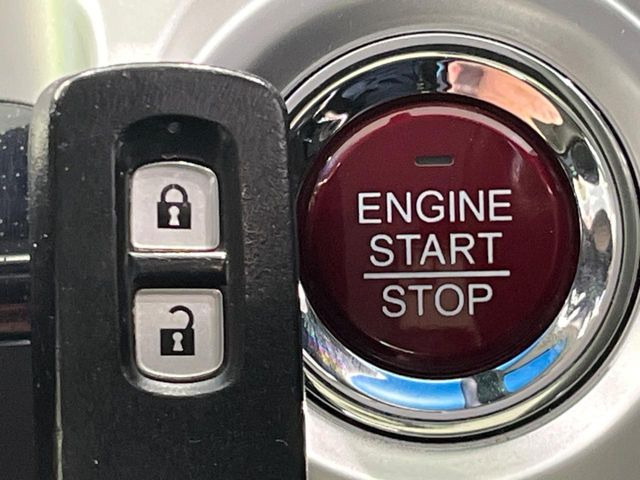 �yHonda�X�}�[�g�L�[�z�J�o����|�P�b�g�ɓ��ꂽ�܂܂ł��h�A�̎{���E�������\�ȃX�}�[�g�L�[�𑕔��B�G���W���̃I���E�I�t�����J�M�����o���K�v����������Ƃ��Ă��֗��ł���