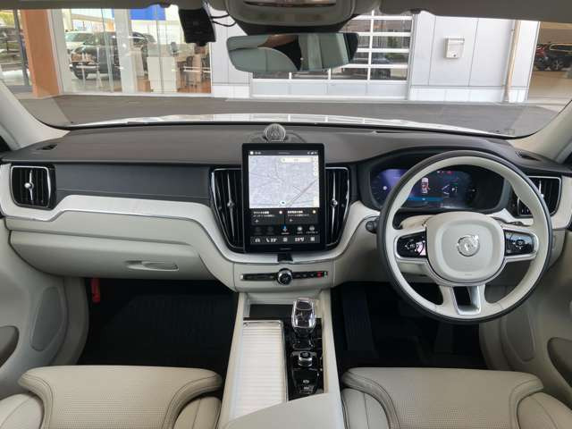 XC60ウルトラ T6 AWD プラグイン ハイブリッド 4WD