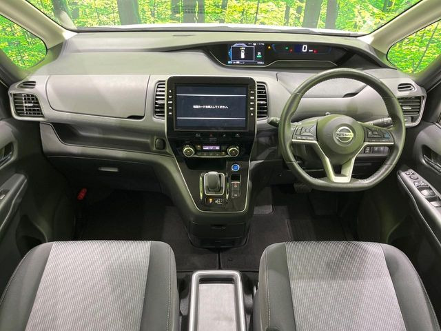 セレナ1.2 e-POWER ハイウェイスターV
